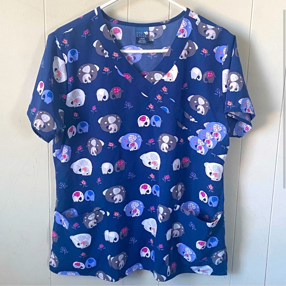 Zoe+Chloe Elephant and flowers SS scrub top size L